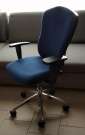 Kényelmes irodai karfás forgó székek eladók
