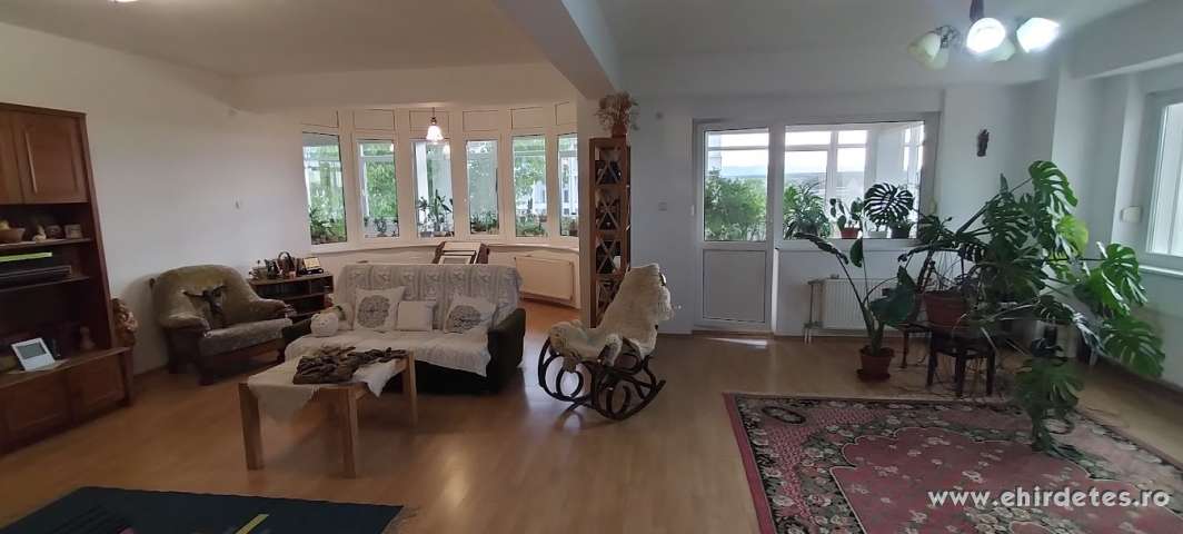 Bályokon eladó kiválóan nagy lakás Bályokon eladó kiválóan nagy lakás