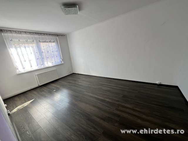 Békéscsabán a Millennium utcában 2 emeleti 2 szobás felújított lakás Békéscsabán a Millennium utcában 2 emeleti 2 szobás felújított lakás