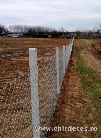 Betonoszlop jó áron a gyártótól vadháló drótkerítés oszlop kapu Betonoszlop jó áron a gyártótól vadháló drótkerítés oszlop kapu