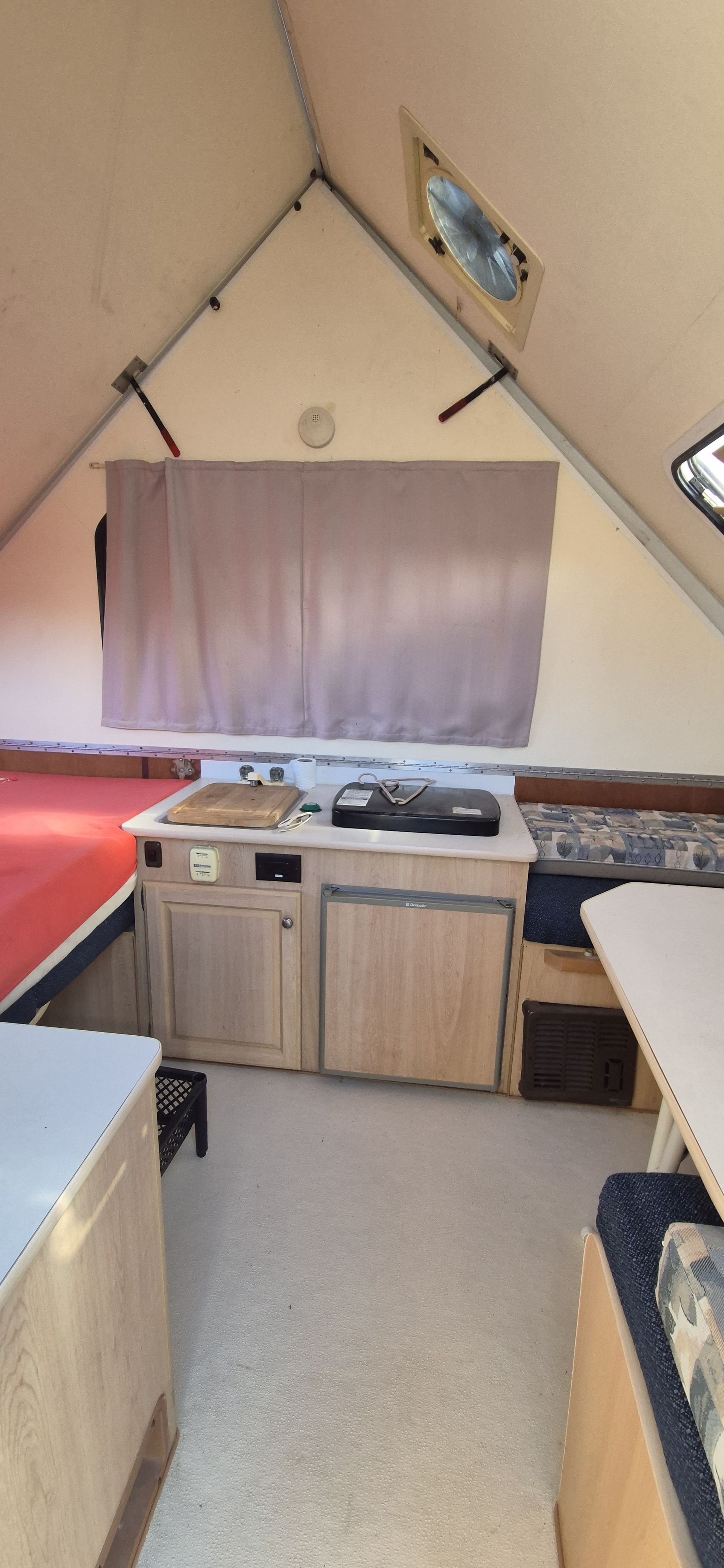 Chalet Alpine összecsukható lakókocsi eladó Chalet Alpine összecsukható lakókocsi eladó