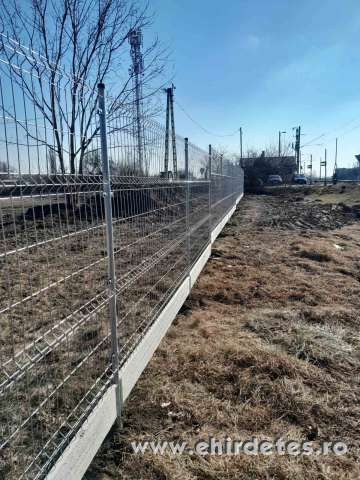 Drótkerítés drótfonat vadháló drótháló a gyártótól kerítés oszlop Drótkerítés drótfonat vadháló drótháló a gyártótól kerítés oszlop