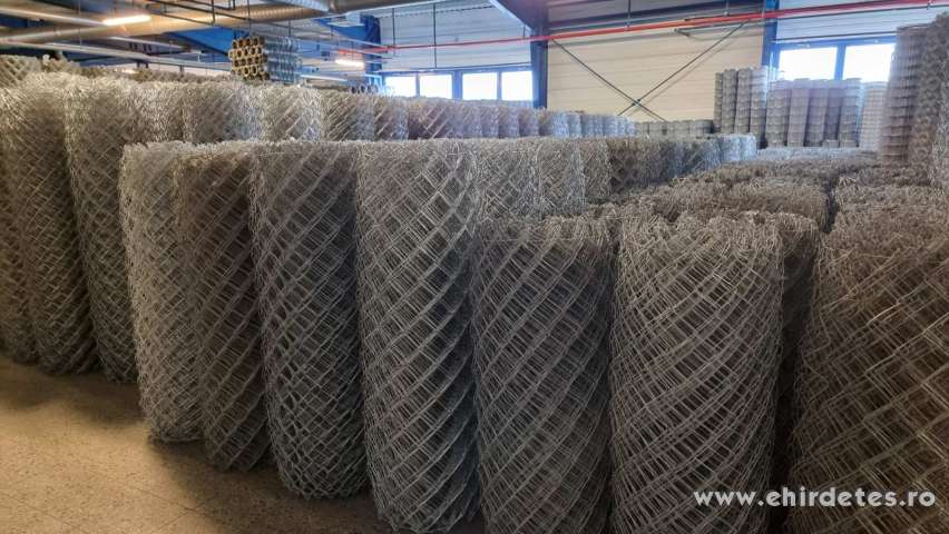 Drótkerítés drótfonat vadháló oszlop kapu huzal a gyártótól kerítés Drótkerítés drótfonat vadháló oszlop kapu huzal a gyártótól kerítés