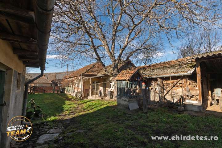 Felsolemhenyben nagy telek elado oreg hazzal es csurrel Felsolemhenyben nagy telek elado oreg hazzal es csurrel