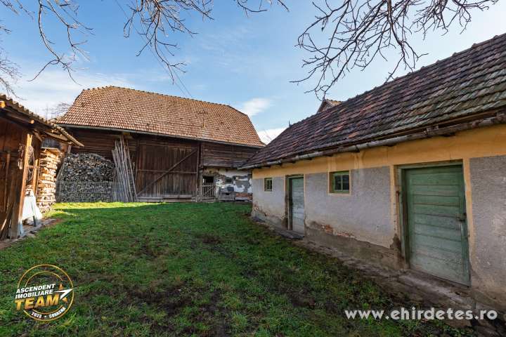 Felsolemhenyben nagy telek elado oreg hazzal es csurrel Felsolemhenyben nagy telek elado oreg hazzal es csurrel