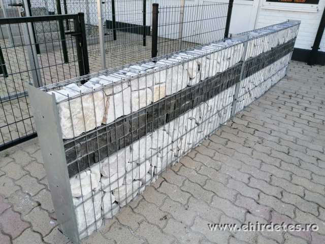 Gabion kerítés vadháló drótfonat drótháló oszlop kapu Gabion kerítés vadháló drótfonat drótháló oszlop kapu