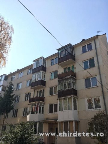 Háromszobás lakás Tudor Vladimirescu utcában Csikszereda