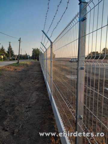 Kerítés építés országosan vadháló drótháló drótfonat drótkerítés Kerítés építés országosan vadháló drótháló drótfonat drótkerítés