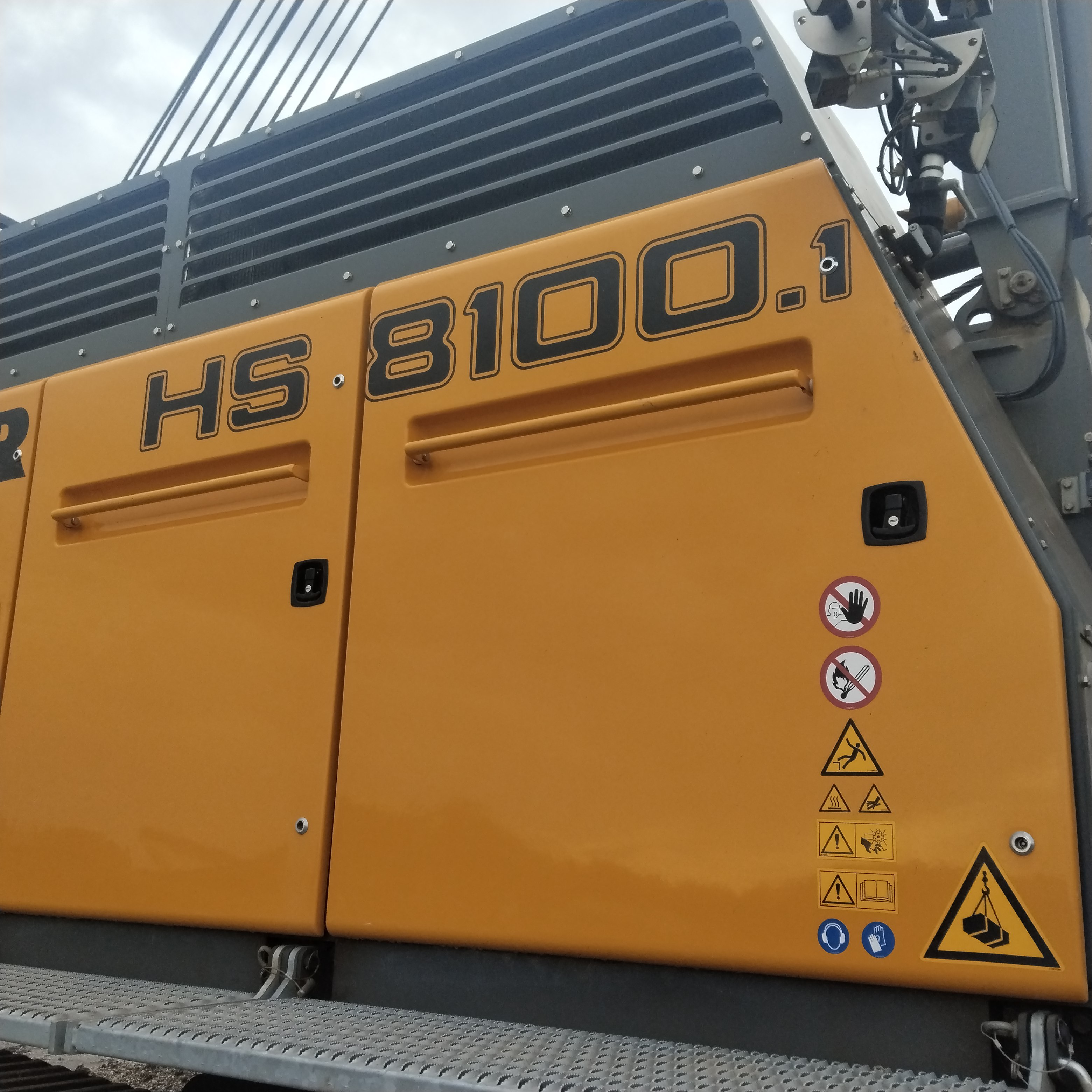 Liebherr vagy Sennebogen gépkezelő vagyok Liebherr vagy Sennebogen gépkezelő vagyok