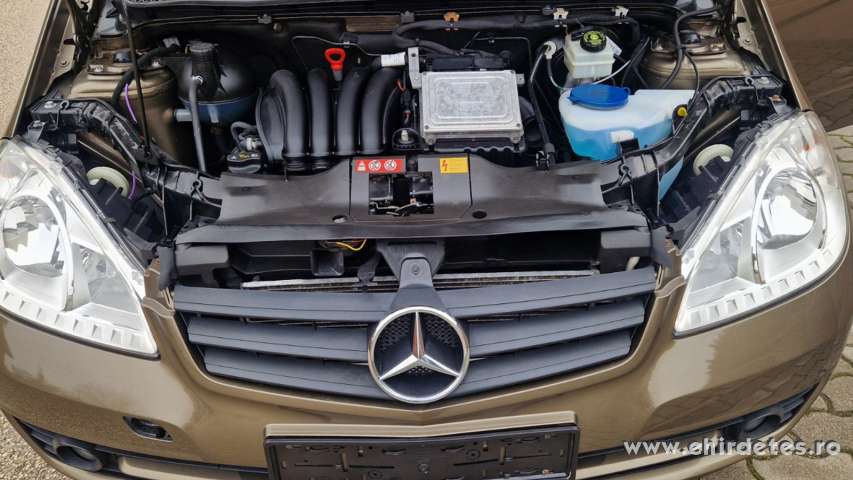 MERCEDESBENZ A150 Hatchback barna MERCEDESBENZ A150 Hatchback barna