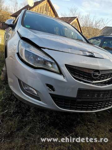 Opel Astra J bontott alkatreszek