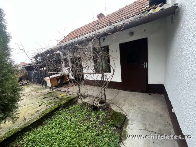 Sarkad teleki részén a vasútállomáshoz közel 2 szobás jó állapotú ház Sarkad teleki részén a vasútállomáshoz közel 2 szobás jó állapotú ház