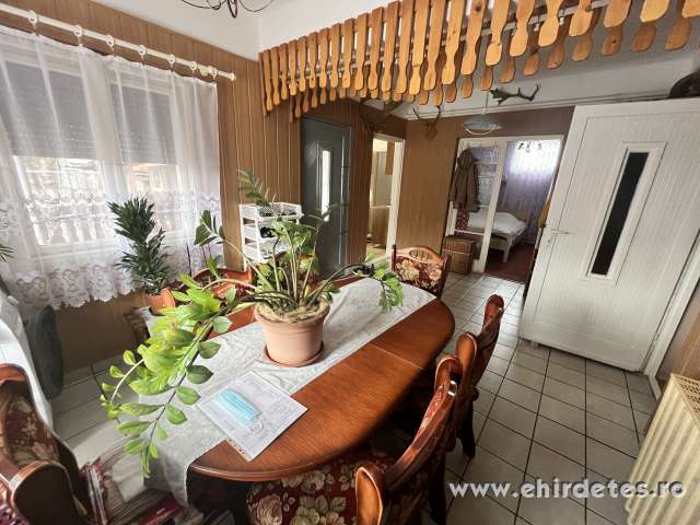 Sarkadon eladásra kínálunk egy jó állapotú 2 szobás kertes házat Sarkadon eladásra kínálunk egy jó állapotú 2 szobás kertes házat