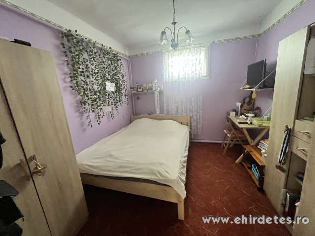 Sarkadon eladásra kínálunk egy jó állapotú 2 szobás kertes házat Sarkadon eladásra kínálunk egy jó állapotú 2 szobás kertes házat