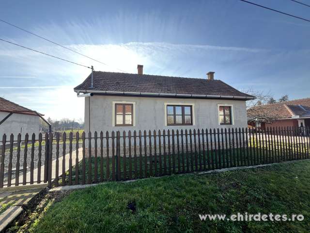 Sarkadon eladásra kínálunk egy teljesen felújított családi házat Sarkadon eladásra kínálunk egy teljesen felújított családi házat