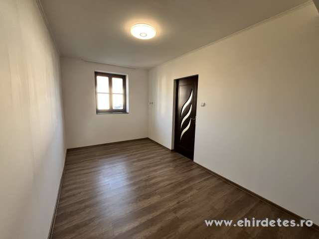 Sarkadon eladásra kínálunk egy teljesen felújított családi házat Sarkadon eladásra kínálunk egy teljesen felújított családi házat