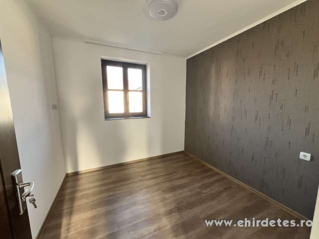 Sarkadon eladásra kínálunk egy teljesen felújított családi házat Sarkadon eladásra kínálunk egy teljesen felújított családi házat