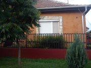 Hencidán Magyarországon kertes ház eladó