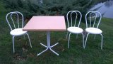 Kerti székek és asztalok