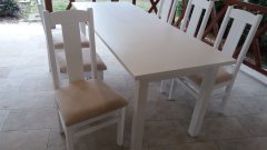 Massziv asztal székekkel a gyártótól