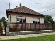 Román hatá mellett eladó családi ház