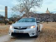 Toyota Camry 2 5 XLE hybrid